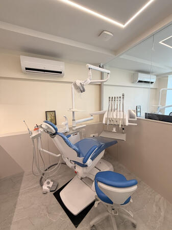 Clean and sterile dental clinic in Chembur