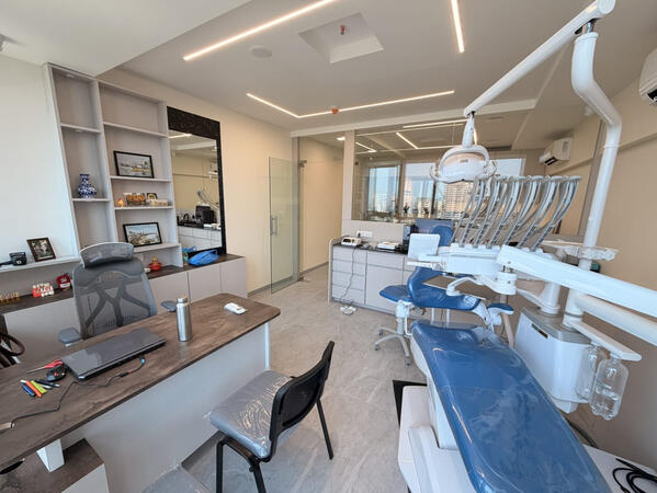 Modern dental clinic setup in Chembur